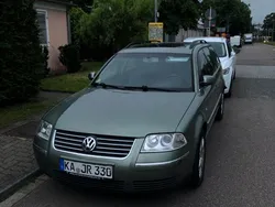Grün Gebraucht 2002 VW Passat Kombi | 3.000 € (Fairer Preis)