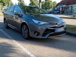 Beige Gebraucht 2018 Toyota Avensis Kombi | 16.900 € (Fairer Preis)