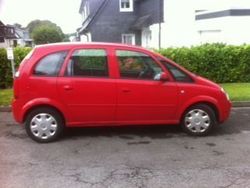 Rot Gebraucht 2005 Opel Meriva Van / Kleinbus | 2.500 € (Fairer Preis)