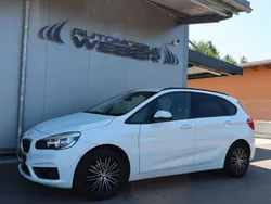 Weiß Gebraucht 2015 BMW 218 Active Tourer Basis Van / Kleinbus | 9.985 € (Fairer Preis)