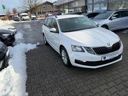 Weiß Gebraucht 2020 Skoda Octavia Tour Kombi | 17.500 € (Guter Preis)