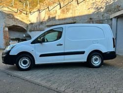 Weiß Gebraucht 2017 Peugeot Partner Premium Van | 9.800 € (Fairer Preis)