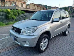 Silber Gebraucht 2005 Toyota RAV4 Sol SUV | 9.900 €