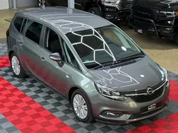 Grau Gebraucht 2018 Opel Zafira Van / Kleinbus | 12.895 € (Guter Preis)