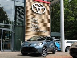 Grau Gebraucht 2024 Toyota Aygo Team Kleinwagen | 19.490 €
