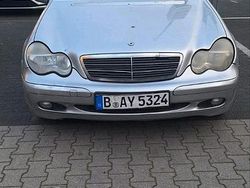 Silber Gebraucht 2001 Mercedes C180 Limousine | 1.490 €