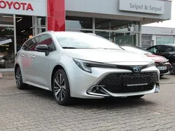 Silber Neu 2025 Toyota Corolla Kombi | 34.885 €