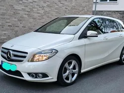 Weiß Gebraucht 2014 Mercedes B180 Van / Kleinbus | 11.200 € (Guter Preis)
