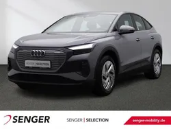 Grau Gebraucht 2022 Audi Q4 Sportback e-tron Basis SUV | 28.880 € (Etwas zu teuer)