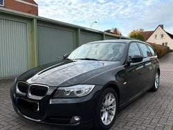 Schwarz Gebraucht 2010 BMW 320 Basis Kombi | 3.500 € (Guter Preis)