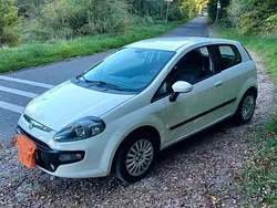 Weiß Gebraucht 2011 Fiat Punto Kleinwagen | 2.290 € (Fairer Preis)