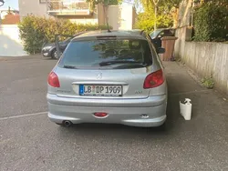 Grau Gebraucht 2006 Peugeot 206 Limousine | 800 € (Guter Preis)