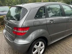 Grau Gebraucht 2009 Mercedes B200 Van / Kleinbus | 4.900 € (Guter Preis)