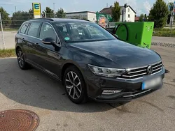 Grau Gebraucht 2022 VW Passat Kombi | 30.000 € (Fairer Preis)