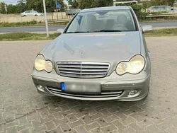 Gold Gebraucht 2006 Mercedes C200 Limousine | 2.200 €
