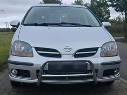 Silber Gebraucht 2002 Nissan Almera Tino Van / Kleinbus | 2.200 €
