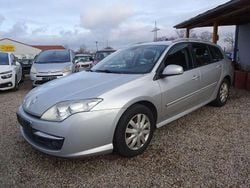 Platingrau Gebraucht 2009 Renault Laguna III Expression Kombi | 2.700 € (Fairer Preis)