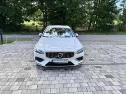 Weiß Gebraucht 2020 Volvo V60 Kombi | 34.250 € (Etwas zu teuer)