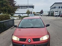 Rot Gebraucht 2003 Renault Mégane II Limousine | 2.000 € (Teuer)