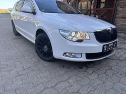 Candyweiss Gebraucht 2011 Skoda Superb Ambition Kombi | 6.700 € (Fairer Preis)