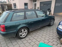 Grün Gebraucht 1996 Audi A4 Performance Kombi | 1.300 € (Superpreis)
