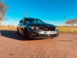 Grau Gebraucht 2021 BMW 320 M Sport Kombi | 23.999 € (Fairer Preis)