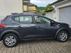 Grau Gebraucht 2022 Dacia Sandero Comfort Kleinwagen | 12.400 € (Superpreis)