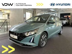 Mangrove green (grün) Neu 2024 Hyundai i20 Trend Limousine | 19.990 € (Fairer Preis)