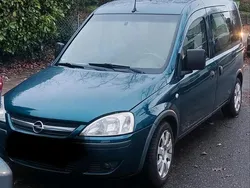 Grün Gebraucht 2008 Opel Combo Van / Kleinbus | 4.300 €