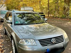 Grau Gebraucht 2002 VW Passat Highline Kombi | 5.499 € (Teuer)