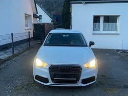 Weiß Gebraucht 2013 Audi A1 Attraction Kleinwagen | 4.490 € (Guter Preis)