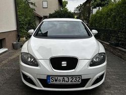 Weiß Gebraucht 2010 Seat Leon Style Limousine | 3.000 € (Fairer Preis)