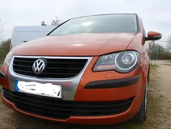 Rot Gebraucht 2010 VW Touran Freestyle Van / Kleinbus | 5.999 € (Teuer)