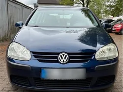 Blau Gebraucht 2004 VW Golf V Limousine | 2.000 € (Fairer Preis)