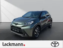 6w4)/ black mica (209) (gruen Gebraucht 2023 Toyota Aygo Pulse Kleinwagen | 15.490 € (Fairer Preis)