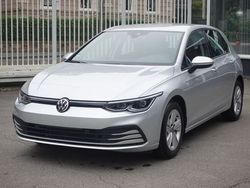 Silber Gebraucht 2021 VW Golf VIII Life Limousine | 26.500 € (Etwas zu teuer)