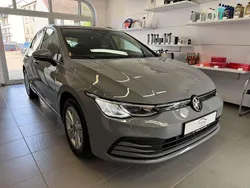 Grau Gebraucht 2021 VW Golf VIII Life Limousine | 17.990 € (Guter Preis)