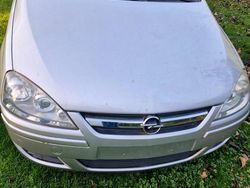 Silber Gebraucht 2006 Opel Corsa Kleinwagen | 1.100 € (Guter Preis)