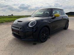 Schwarz Gebraucht 2022 Mini Cooper SE Kleinwagen | 19.700 € (Fairer Preis)
