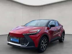 Karminarot metallic / dach sc Gebraucht 2025 Toyota C-HR Team SUV | 35.990 € (Guter Preis)
