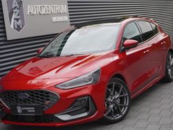Fantastic red tc Gebraucht 2022 Ford Focus ST Limousine | 32.990 € (Fairer Preis)