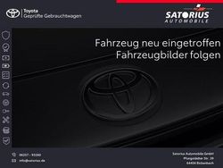 Urban khaki, dach schwarz Gebraucht 2024 Toyota Yaris Hybrid | 36.000 €