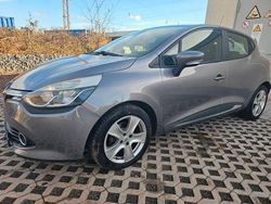 Grau Gebraucht 2015 Renault Clio IV Dynamique Limousine | 6.200 € (Guter Preis)