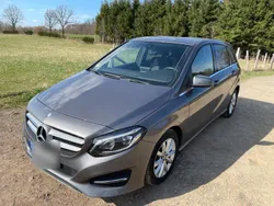 Grau Gebraucht 2014 Mercedes B180 Van / Kleinbus | 11.600 € (Fairer Preis)