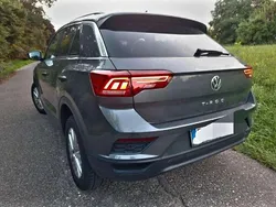 Grau Gebraucht 2018 VW T-Roc SUV | 20.900 € (Etwas zu teuer)