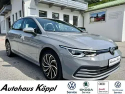 Grau Gebraucht 2020 VW Golf VIII Life Limousine | 18.490 € (Fairer Preis)