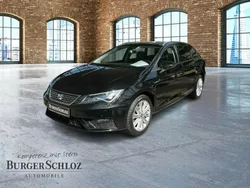 Mitternachtsschwarz Gebraucht 2020 Seat Leon ST Kombi | 18.400 € (Guter Preis)