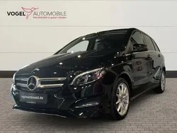 Weiß (calcitweiss unilack) Gebraucht 2018 Mercedes B200 Style Van / Kleinbus | 18.490 € (Fairer Preis)