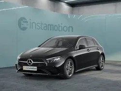 Schwarz Gebraucht 2023 Mercedes A200 Premium Limousine | 33.934 € (Fairer Preis)