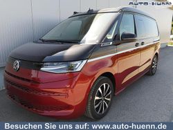 Deepblack perleffekt / fortanarot metallic Gebraucht 2024 VW T7 Edition Van | 70.035 € (Teuer)